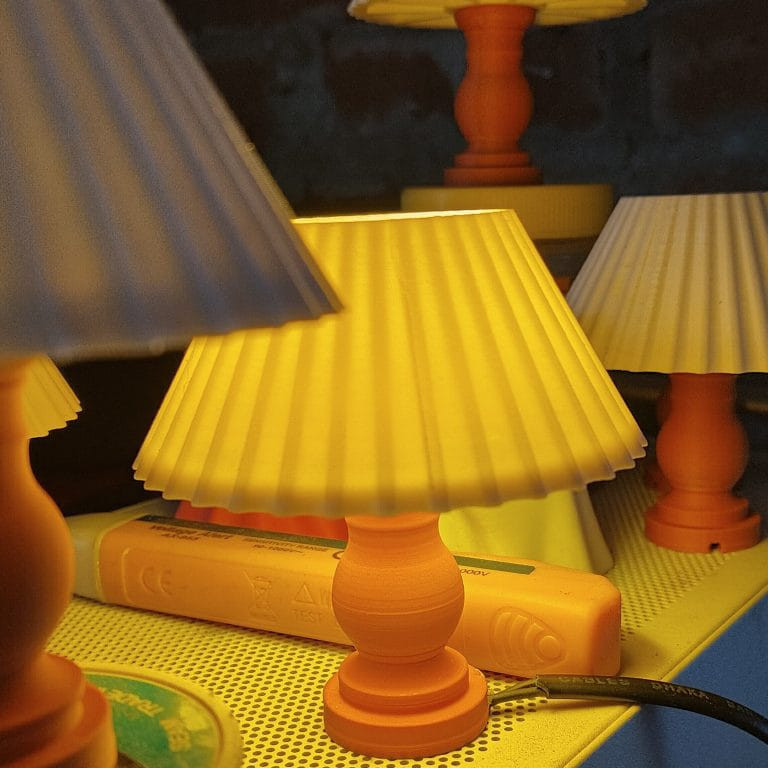 ? 3D Printed Vintage Pleated Mini Desk Lamp!
