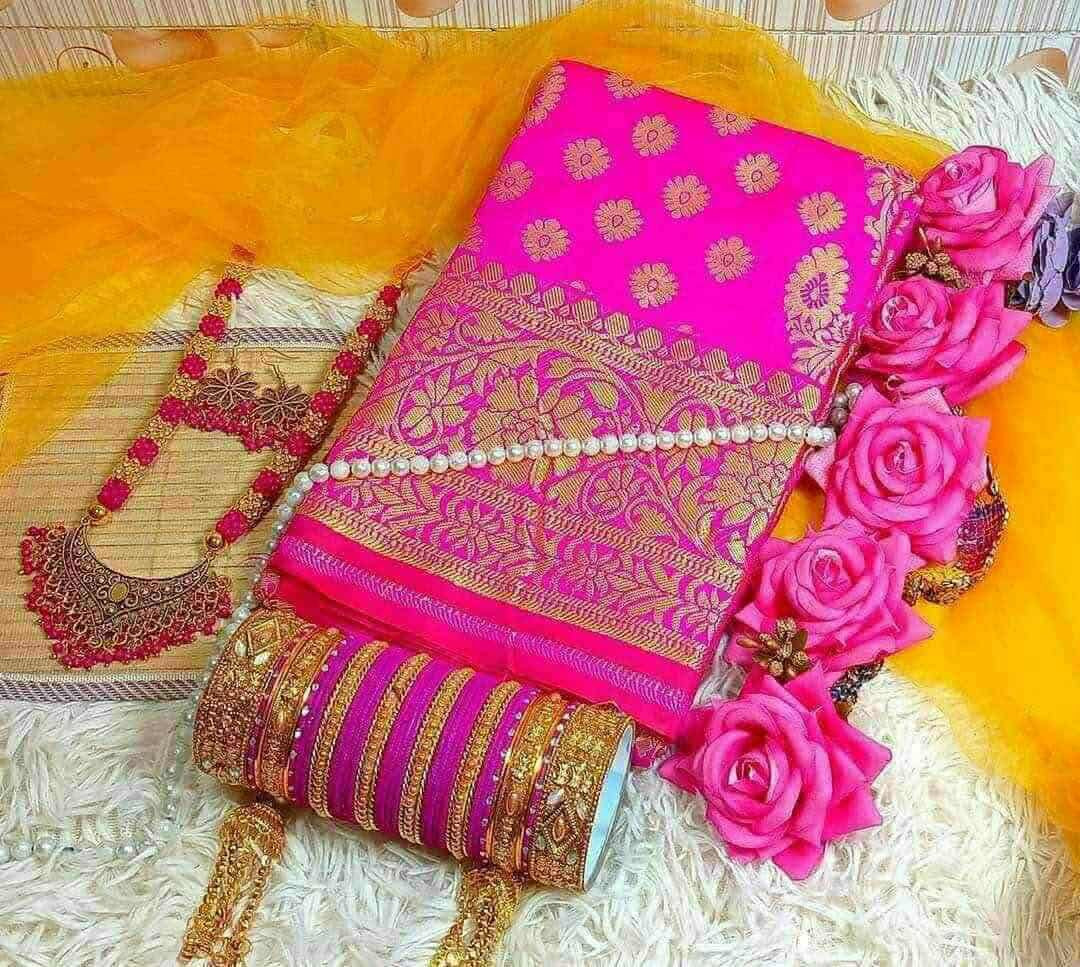 Traditional Katan Saree Gift Combo with Jewelry & Accessories-ট্র্যাডিশনাল কাতান শাড়ি গিফট কম্বো প্যাকেজ (গহনা, চুড়ি ও গাজরা সহ)