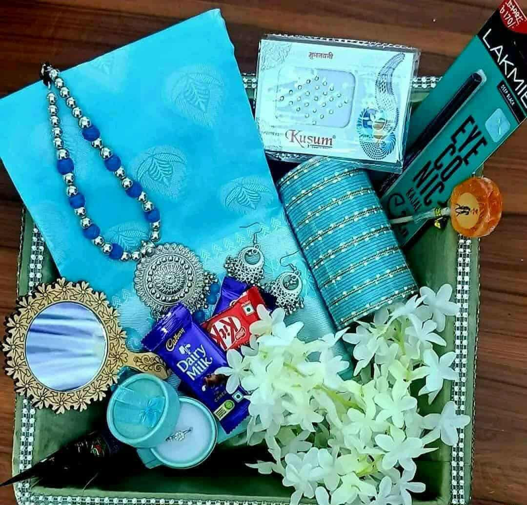 Ultimate Luxury Saree Gift Combo - 12 Items Mega Pack with Premium Boxআলটিমেট লাক্সারি শাড়ি গিফট কম্বো – ১২ আইটেমের মেগা প্যাকেজ (প্রিমিয়াম বক্স সহ)