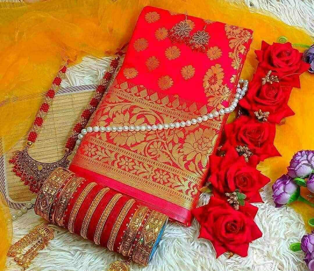 Traditional Katan Saree Gift Combo with Jewelry & Accessories/ট্র্যাডিশনাল কাতান শাড়ি গিফট কম্বো প্যাকেজ (গহনা, চুড়ি ও গাজরা সহ)