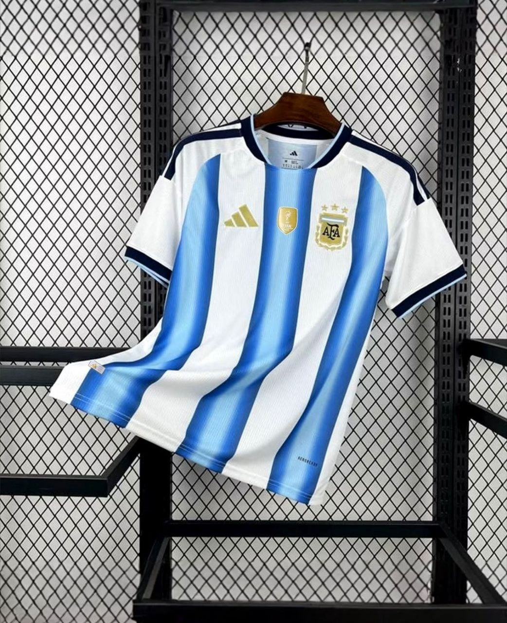 Argentina Away Premium Box: আর্জেন্টিনা অ্যাওয়ে প্রিমিয়াম বক্স (আর্জেন্টিনার বিকল্প বা অ্যাওয়ে জার্সি, প্রিমিয়াম বক্সসহ)